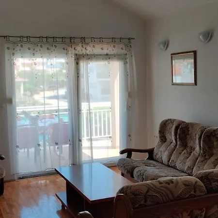 Dea Apartment *